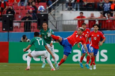 Chile cayó ante Bolivia en el Estadio Nacional