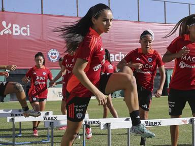 Vaitiare Pardo y su primera vez con La Roja Femenina